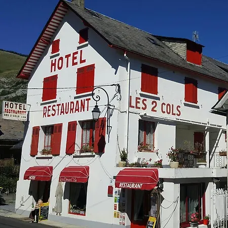 Les Deux Cols 2*