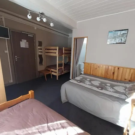 Otel Les Deux Cols